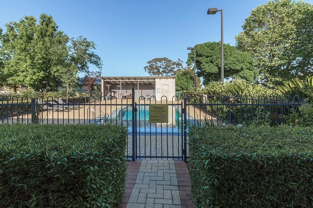 Banksia Motel Collie Exterior foto